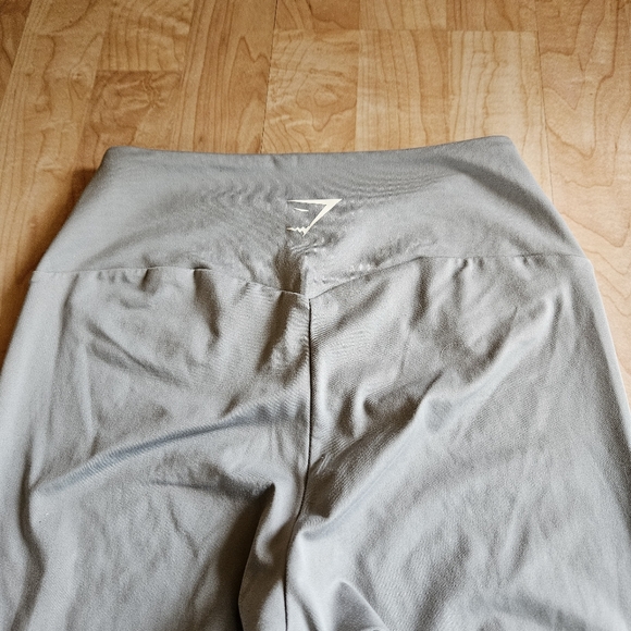 Gymshark Gray Leggings for Ultimate Comfort - Picture 8 of 14